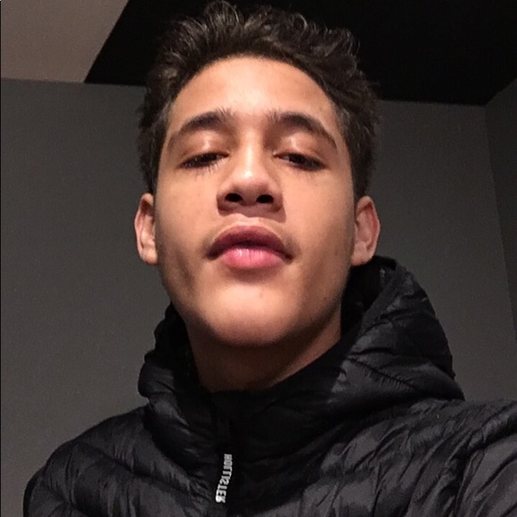 Meet your Posher, Ariel - Picture 1 of 1